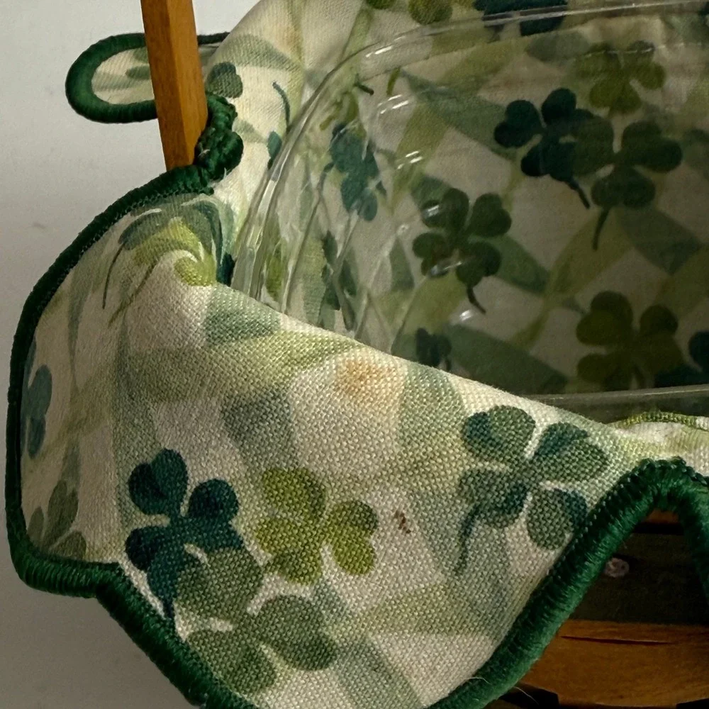 Longaberger 1999 St. Patrick's Day Lots of Luck Basket with Liner and‎ Protector